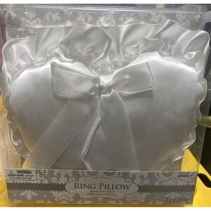 Bridal Wedding Ring Bearer Heart Shaped White Silk Pillow with Bow New